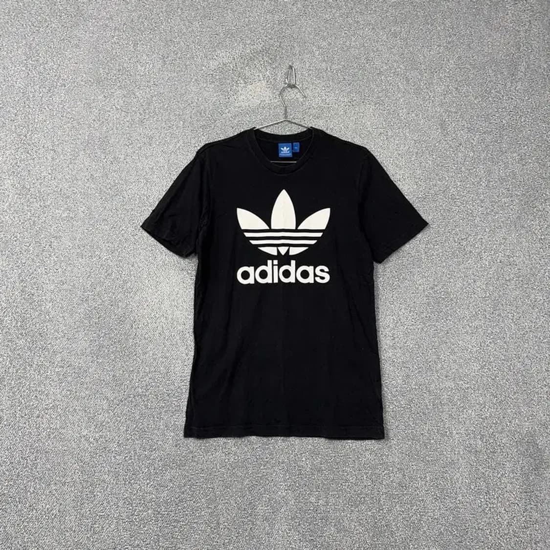 아디다스 빅로고 프린팅 블랙 반팔 티 105 상품이미지1