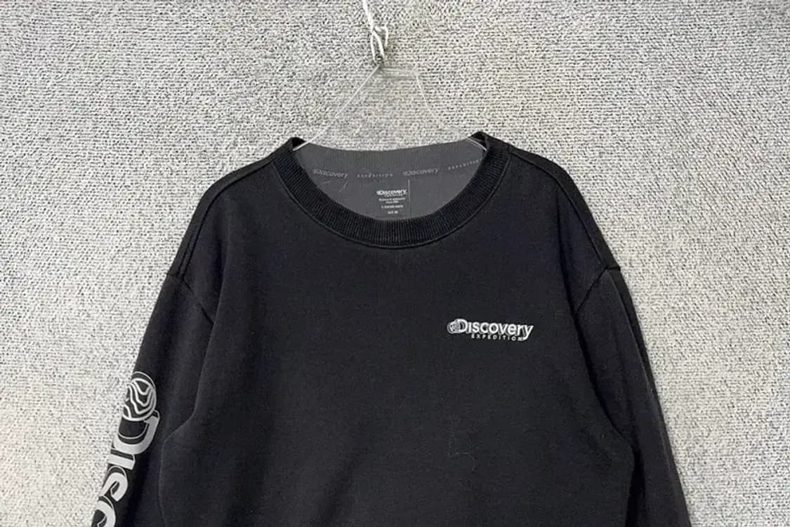 디스커버리 프린팅 블랙 맨투맨 90 상품이미지3