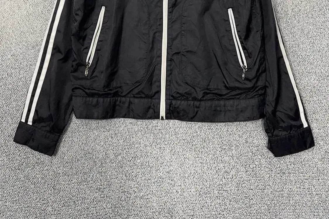 아디다스 블랙 로고 삼선 바람막이 S/S 상품이미지4