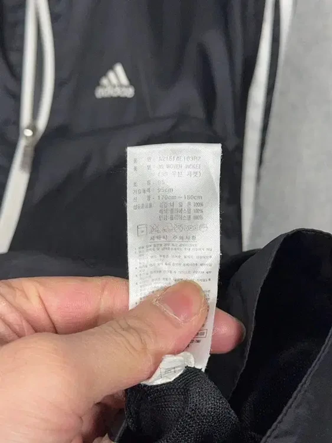 아디다스 블랙 로고 삼선 바람막이 S/S 상품이미지8