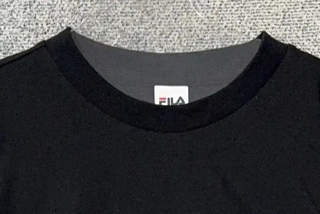 휠라 올블랙 센터 로고 긴팔티 LARGE 상품이미지5