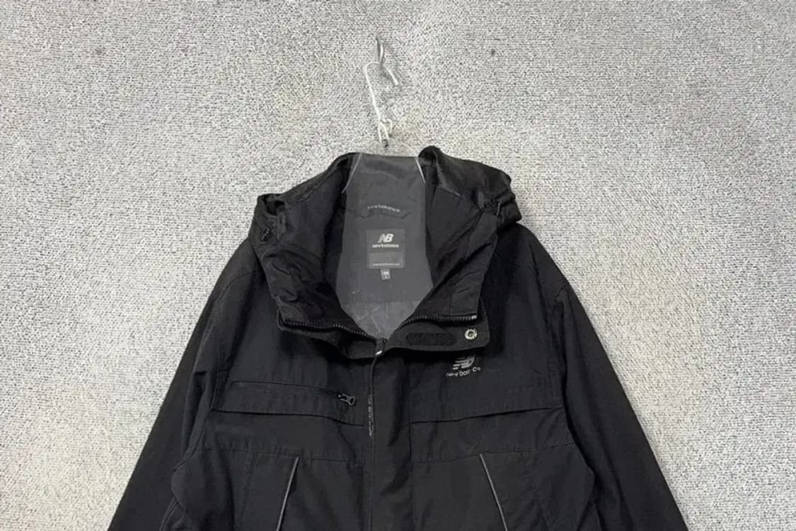 뉴발란스 블랙 로고 바람막이 윈드자켓 L 상품이미지3