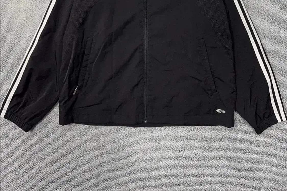 아디다스 블랙 로고 삼선 오버핏 바람막이 100 상품이미지4