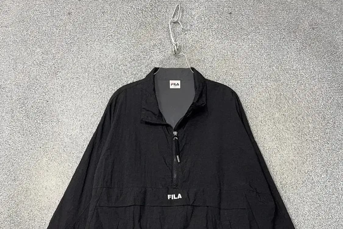 휠라 블랙 로고 반집업 바람막이 웜업 LARGE 상품이미지3