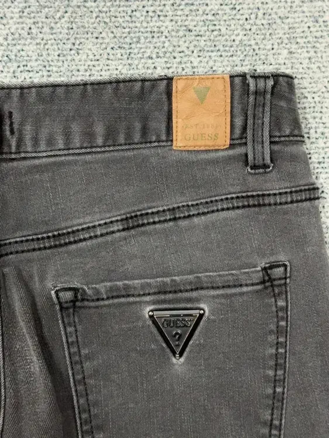 게스 그레이 삼각 로고 청바지 76(30) 상품이미지6