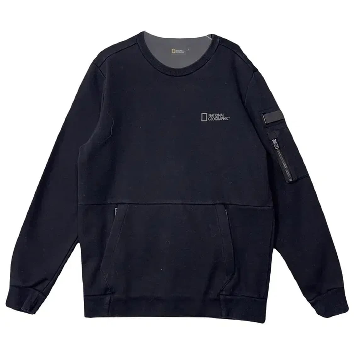 내셔널지오그래픽 블랙 로고 완장 맨투맨 100(L) 상품이미지1