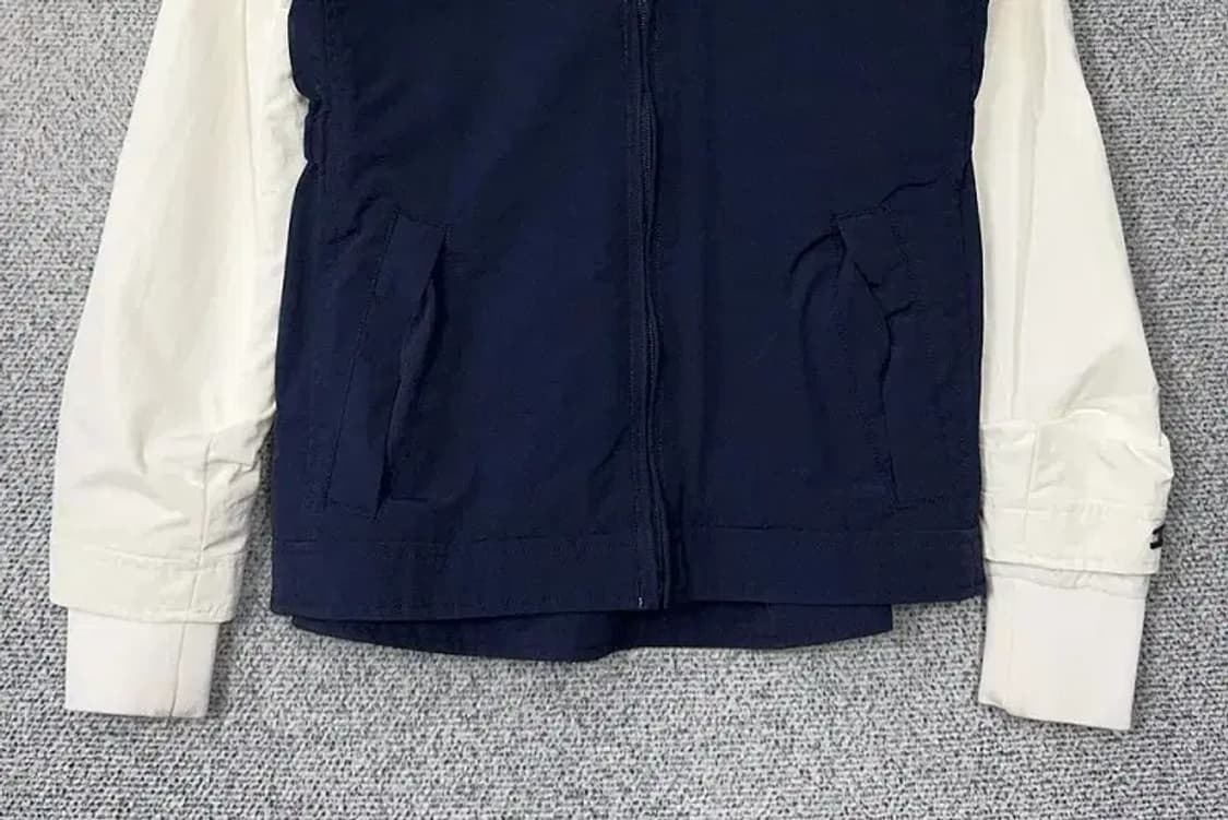 타미힐피거 네이비 로고 바람막이 나일론 자켓 XXS TTP/XXP 상품이미지4