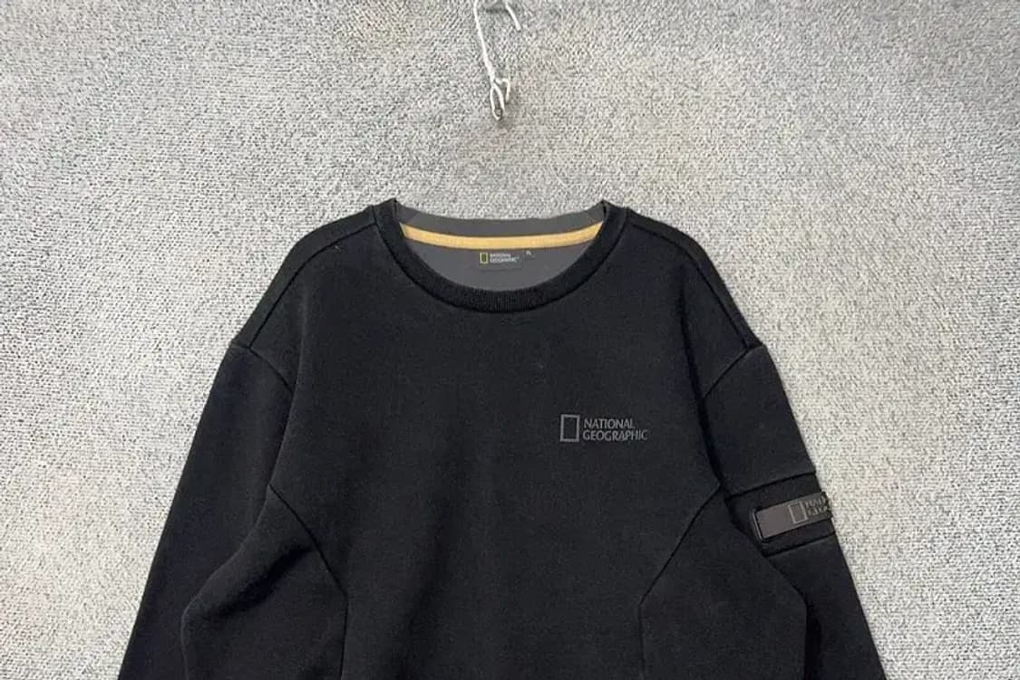 내셔널지오그래픽 블랙 로고 완장 맨투맨 XL 상품이미지3