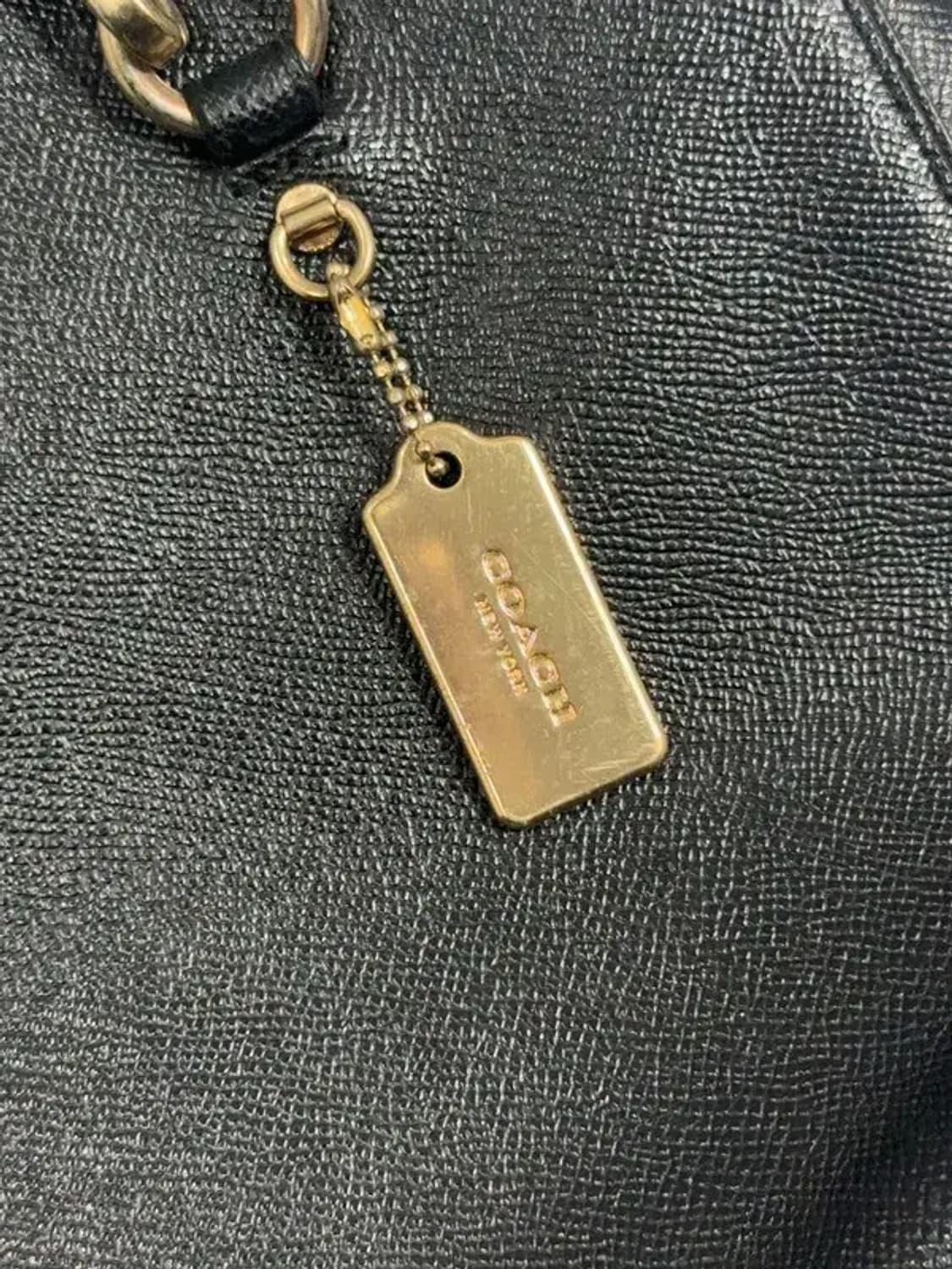 코치 블랙 금장 로고 레더 숄더백 상품이미지4