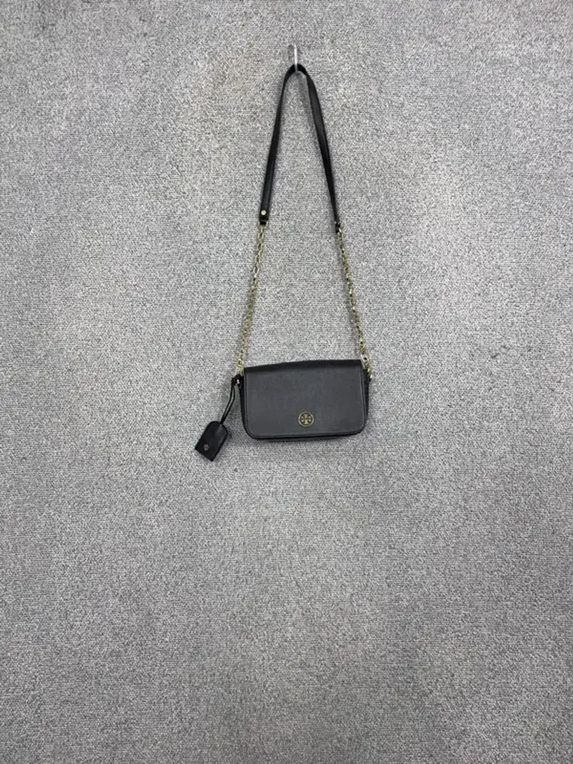 토리버치 블랙 금장 로고 크로스 백 상품이미지3