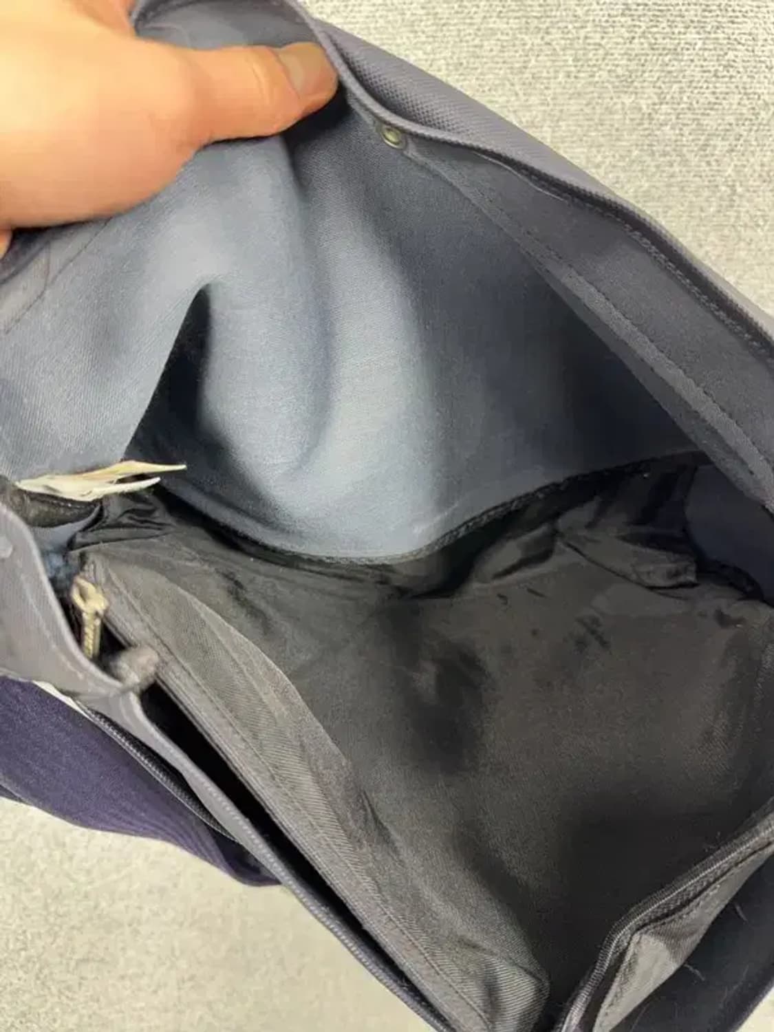 라코스테 서광 로고 빈티지 블랙 크로스 백 상품이미지3