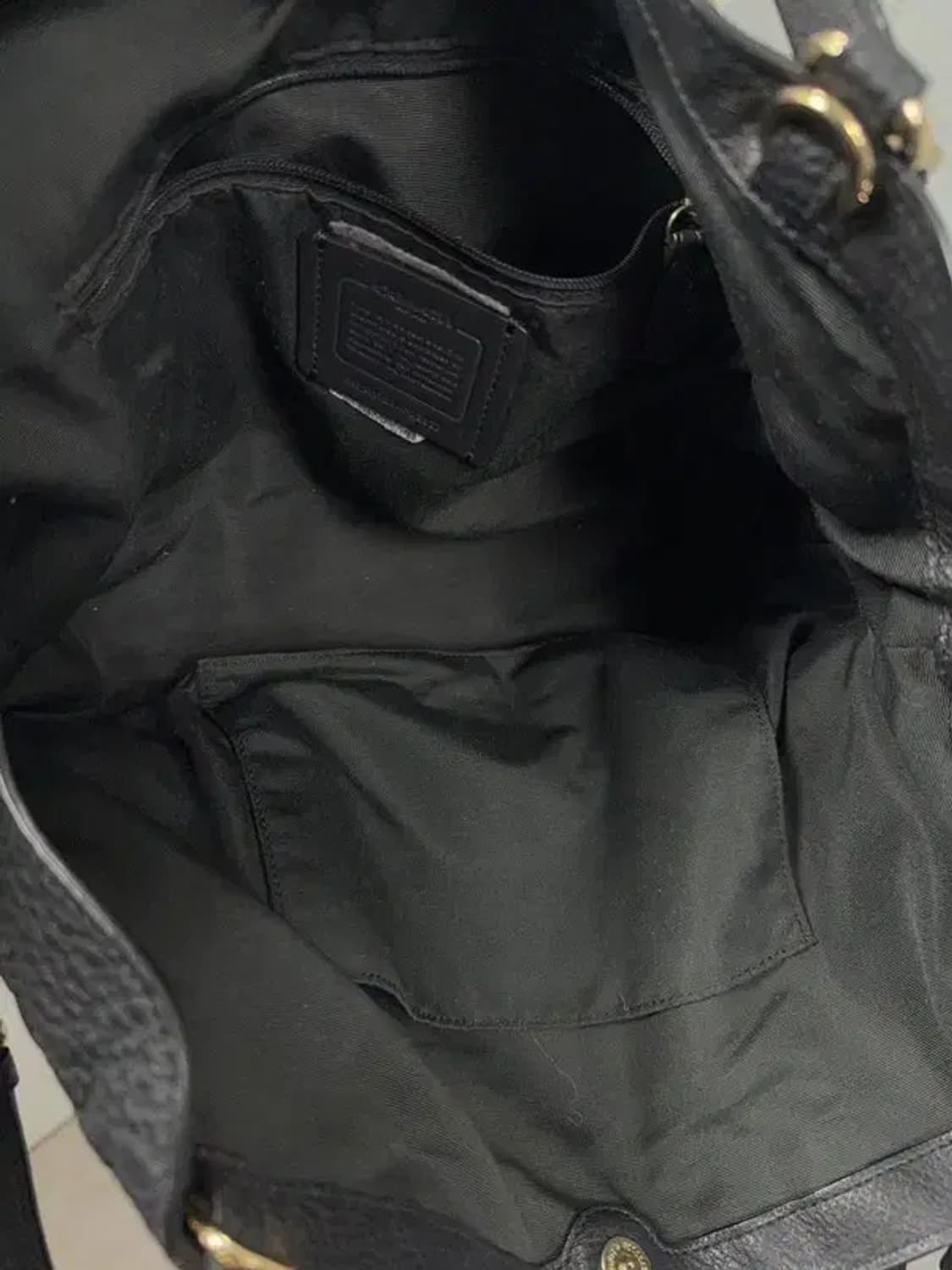 코치 블랙 금장 로고 가죽 숄더백 상품이미지4