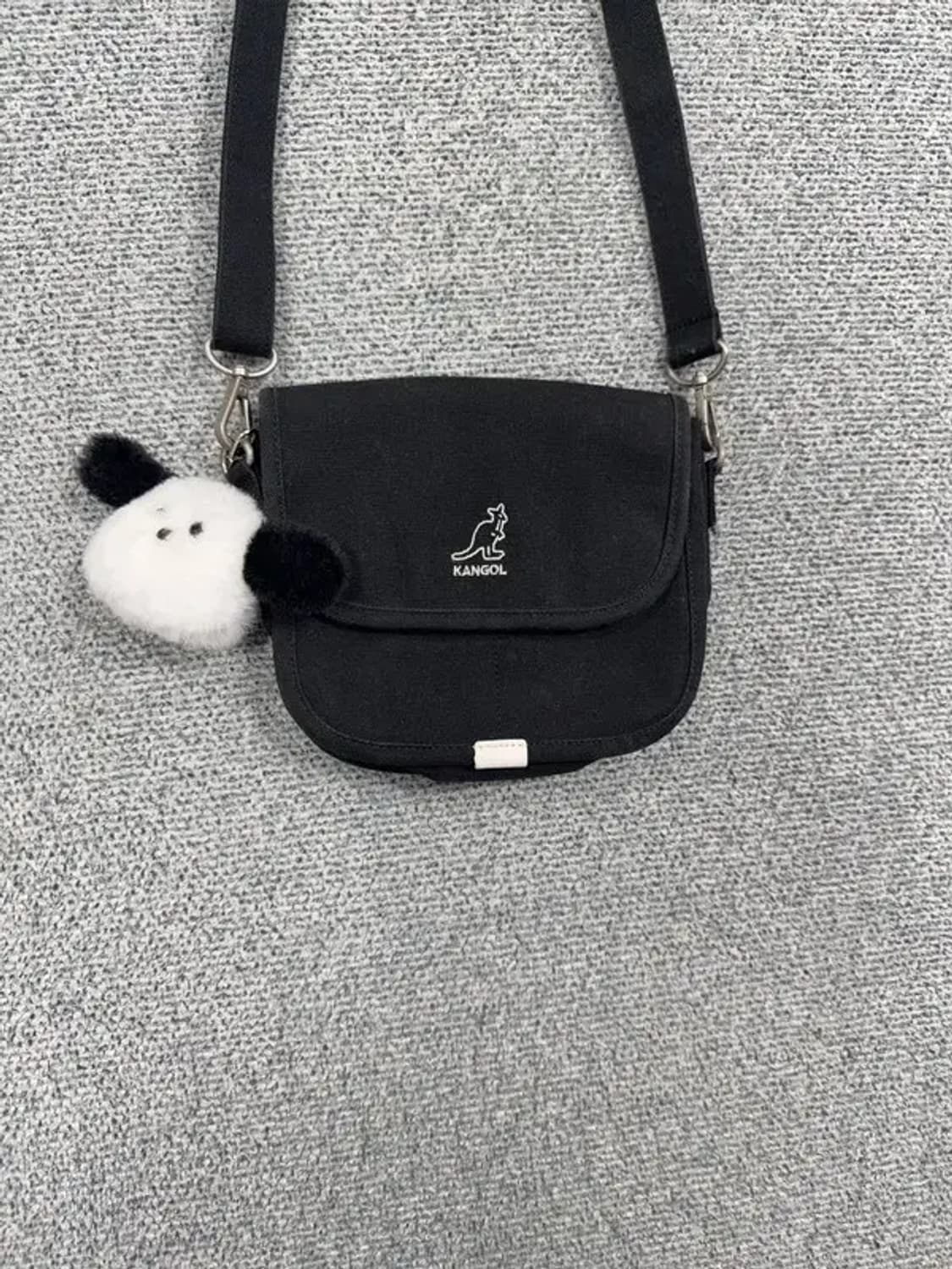 캉골 블랙 키링 크로스 백 상품이미지3