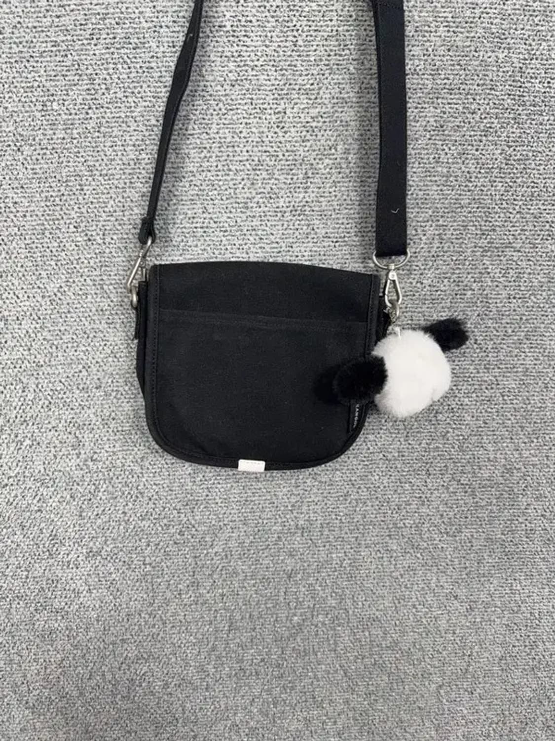 캉골 블랙 키링 크로스 백 상품이미지4