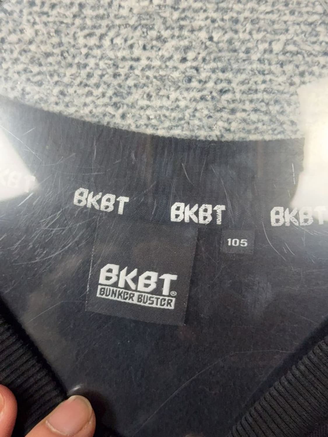 벙커버스터 스펠 로고 블랙 맨투맨 105 상품이미지8