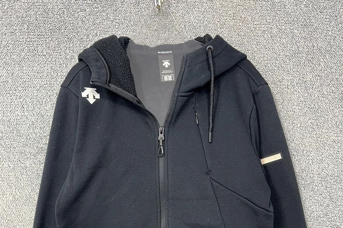 데상트 블랙 기능성 후드 집업 95 상품이미지3