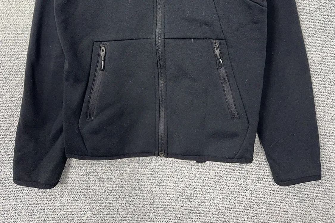 데상트 블랙 기능성 후드 집업 95 상품이미지4