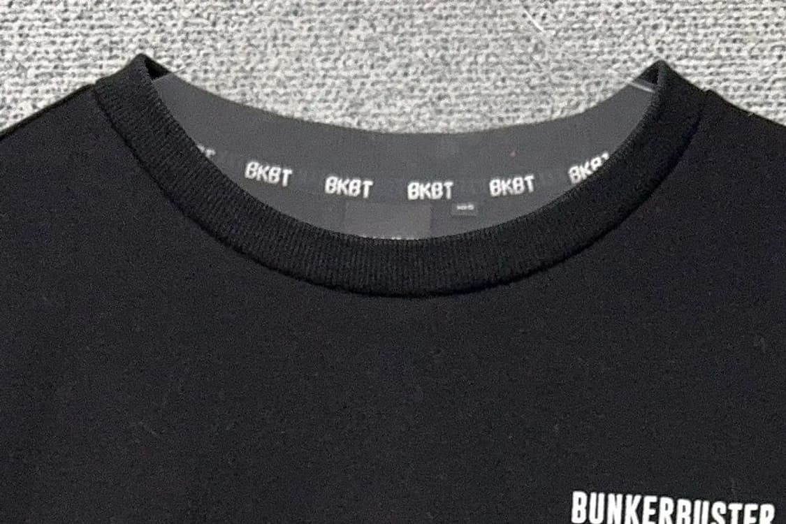 벙커버스터 스펠 로고 블랙 맨투맨 105 상품이미지5