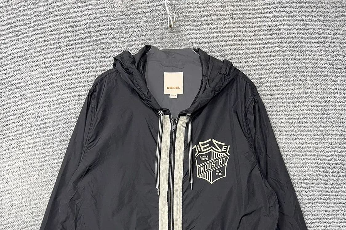디젤 빈티지 백프린팅 후드 바람막이 M 상품이미지3