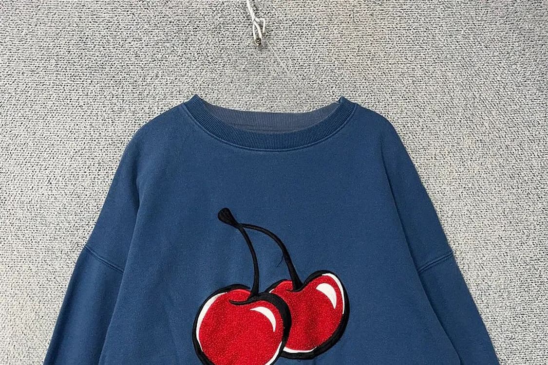 키르시 체리 로고 네이비 맨투맨 1 상품이미지3