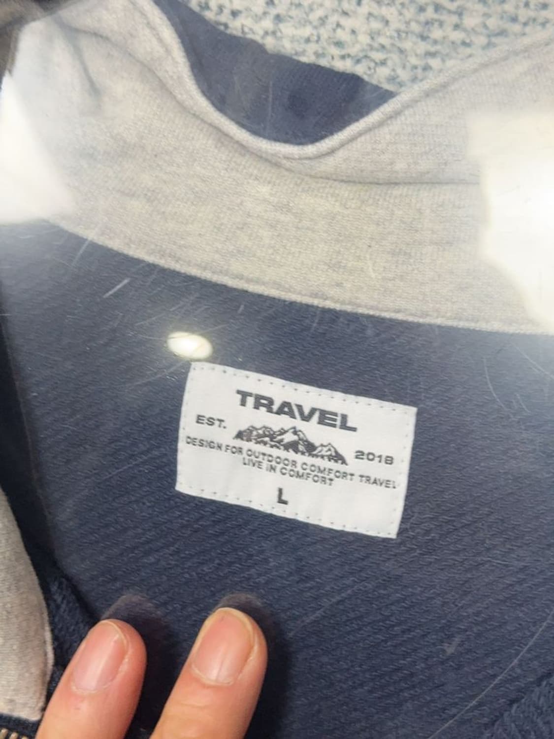트래블 스펠 로고 반집업 네이비 맨투맨 L 상품이미지8