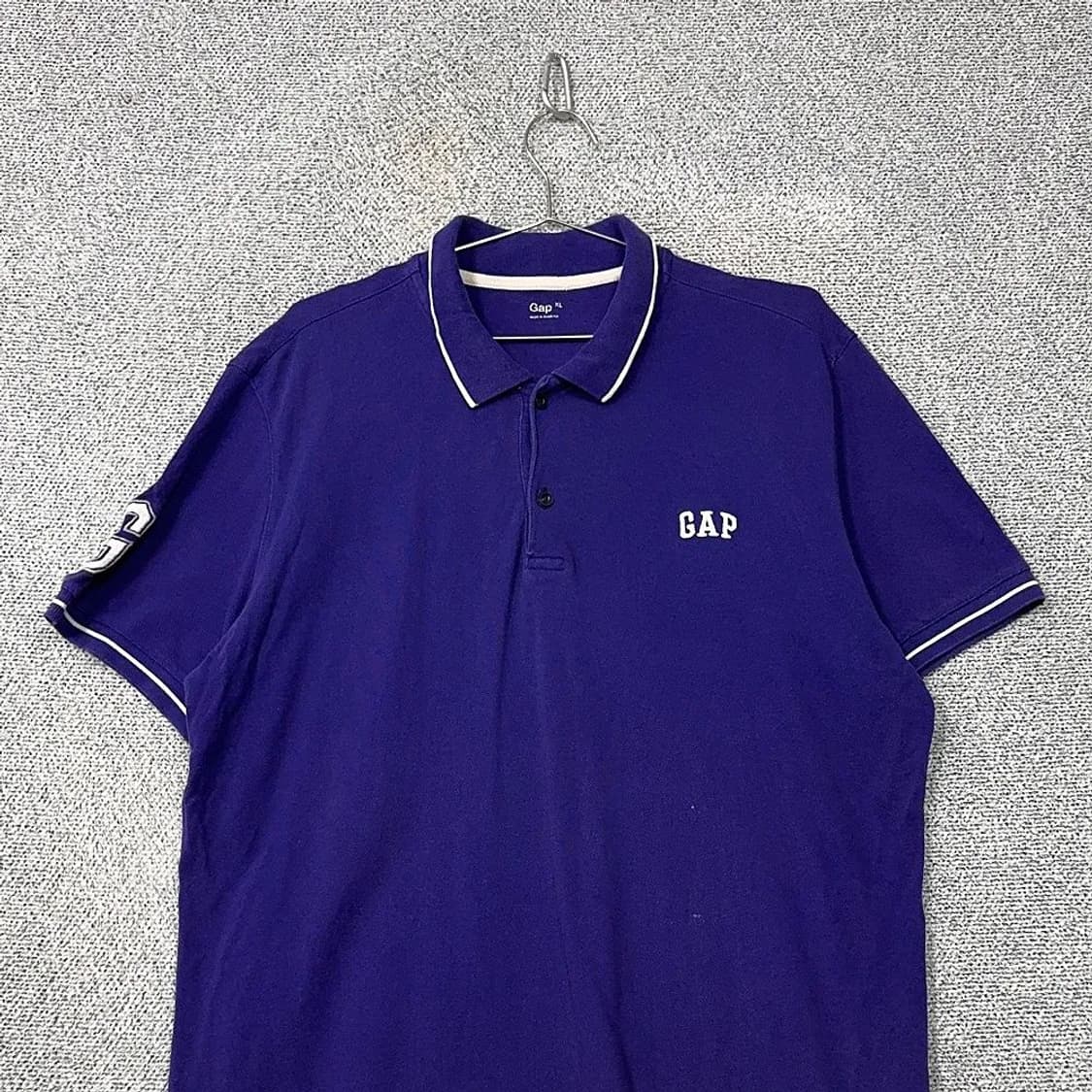 갭 퍼플 로고 반팔 카라티 XL 상품이미지3