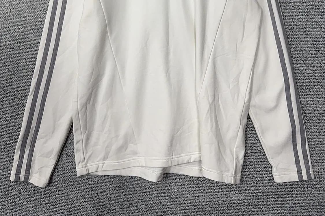 데상트 라이트 그레이 로고 기능성 폴라 긴팔티 S 상품이미지4