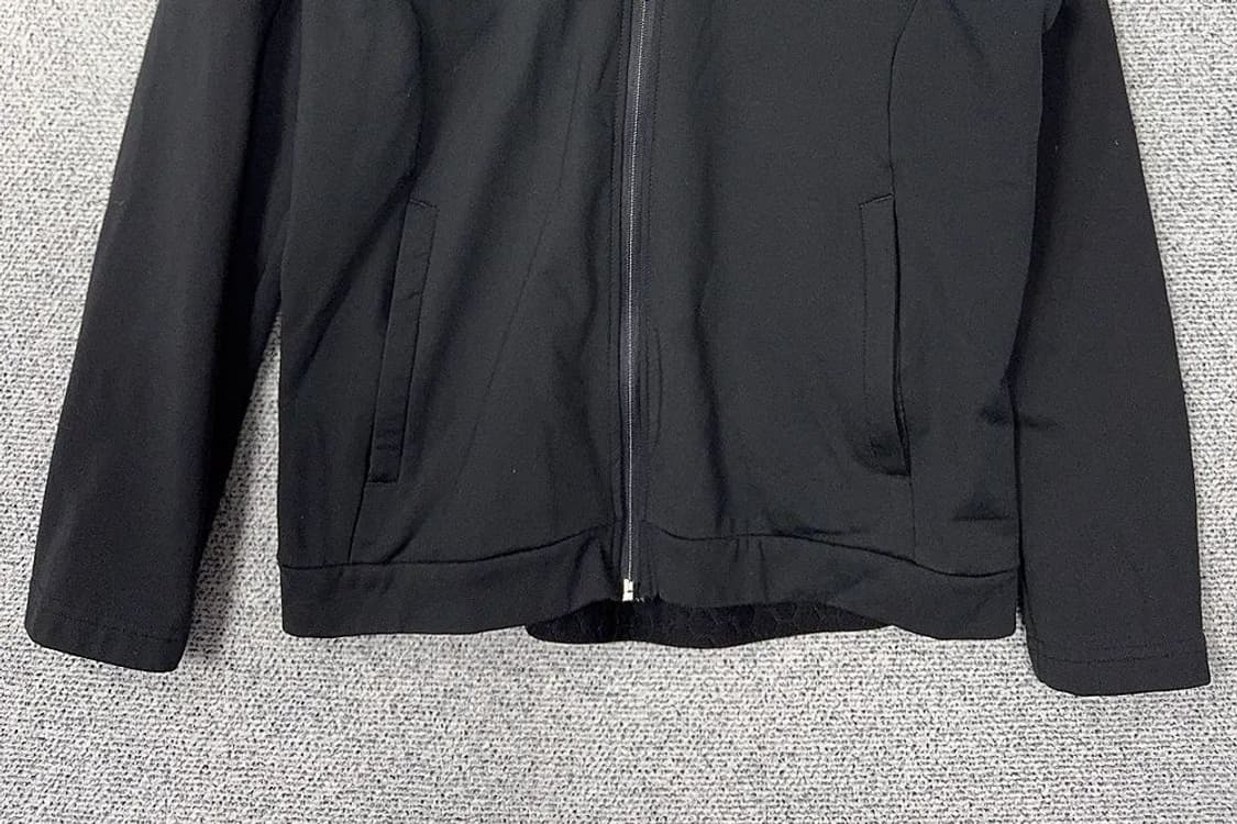 데상트 블랙 로고 기능성 집업 L 상품이미지4