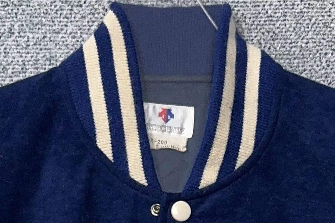 데상트 올드스쿨 네이비 스타디움 자켓 S (162-86-72) 상품이미지5