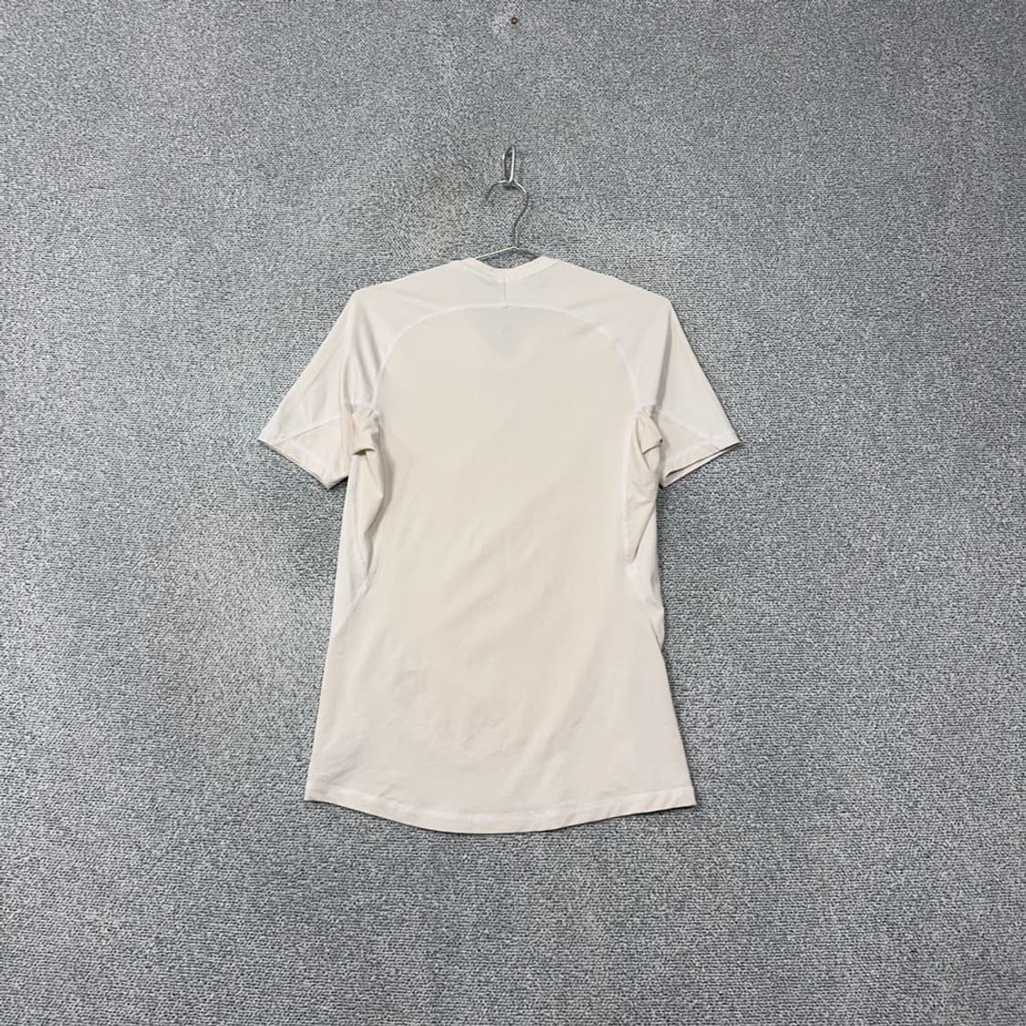 아디다스 로고 운동 기능성 반팔 티 XL 상품이미지2