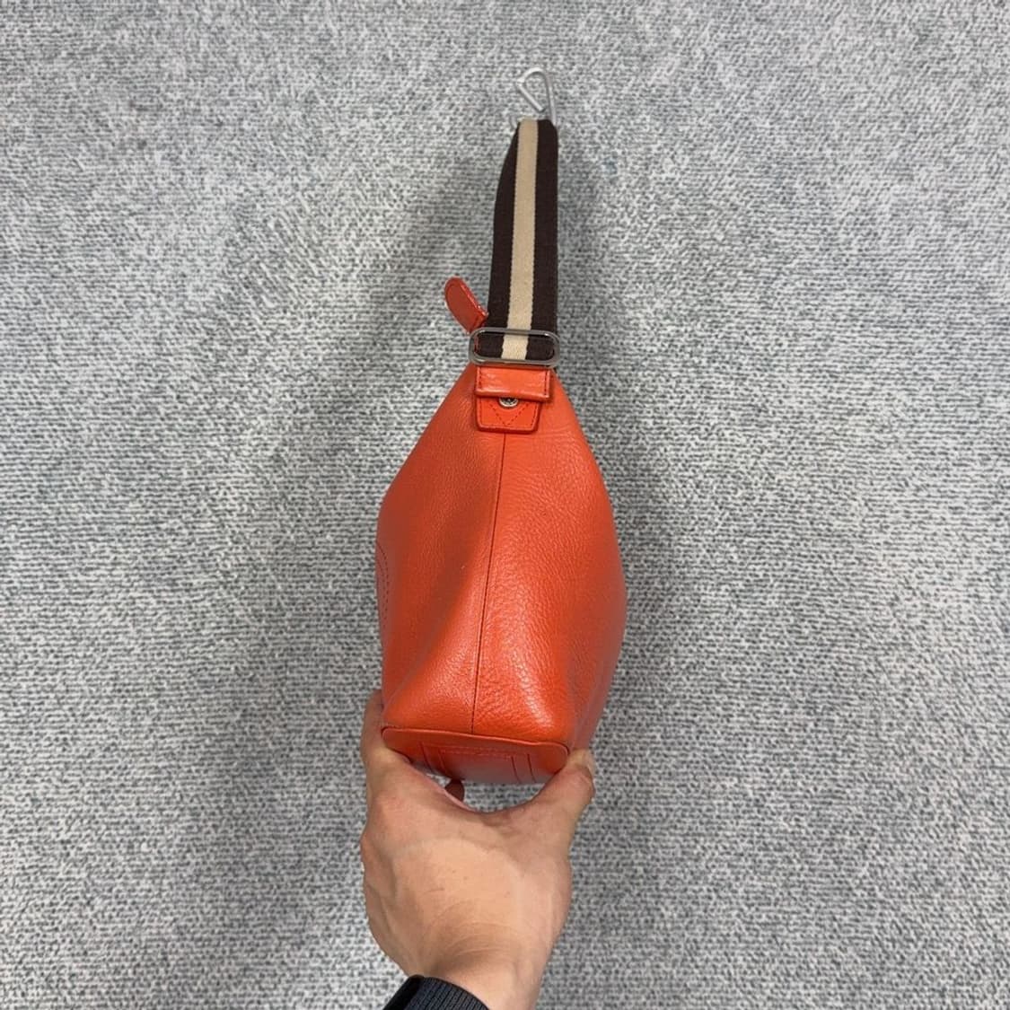 루이까스텔 오렌지 브라운 레더 숄더백 상품이미지2