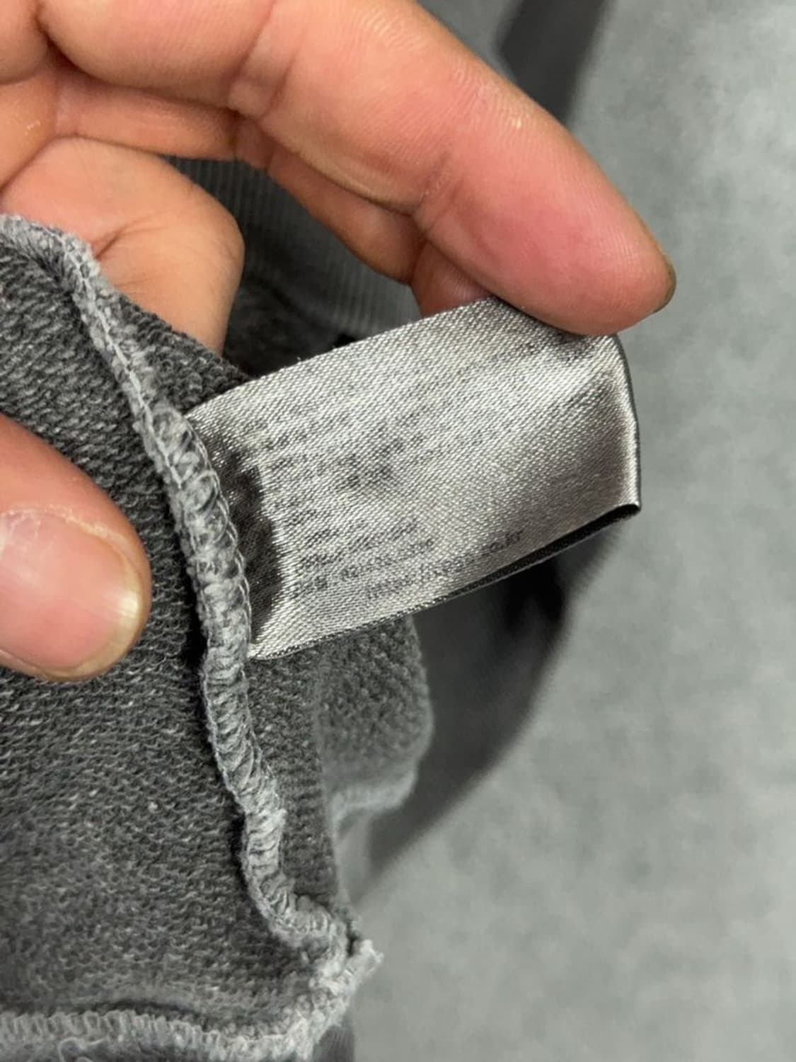 꼼파뇨 프린팅 그레이 피그먼트 맨투맨 FREE 상품이미지9