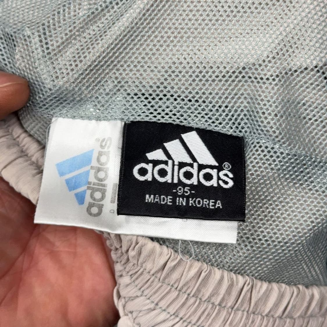 아디다스 베이지 올드스쿨 로고 삼선 반바지 95 상품이미지7