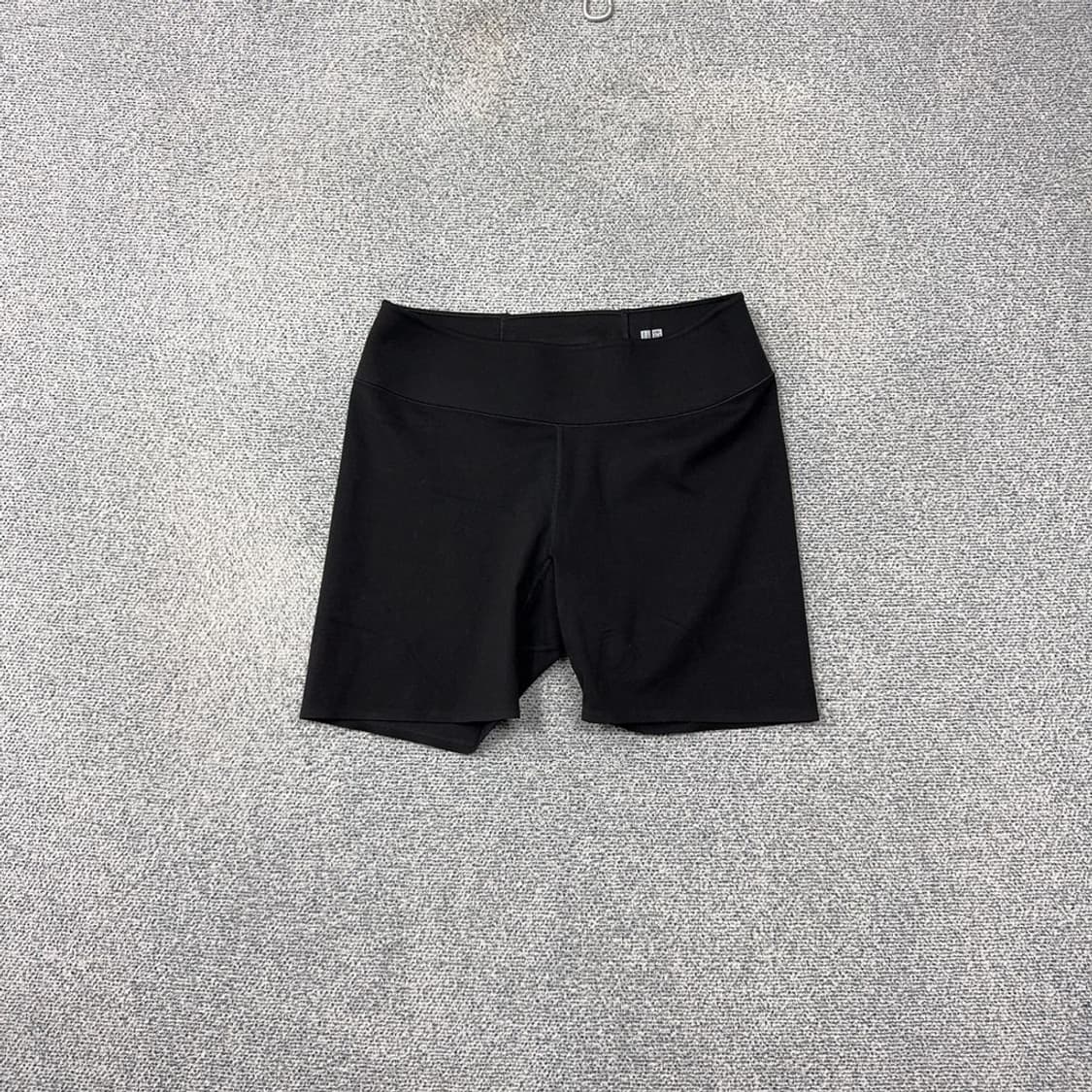 유니클로 블랙 운동 기능성 레깅스 반바지 XL 상품이미지1