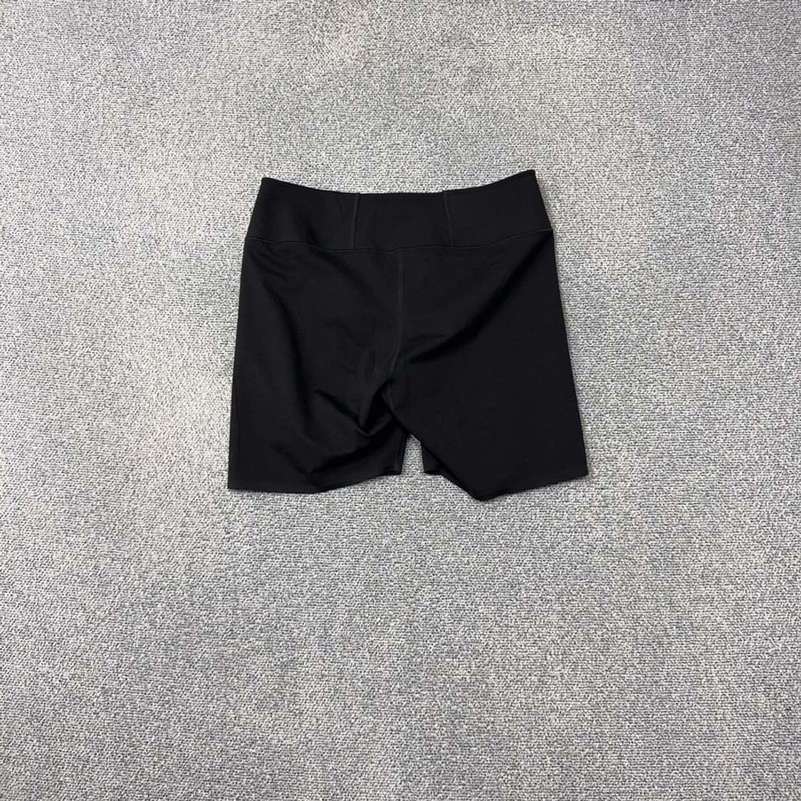 유니클로 블랙 운동 기능성 레깅스 반바지 XL 상품이미지2