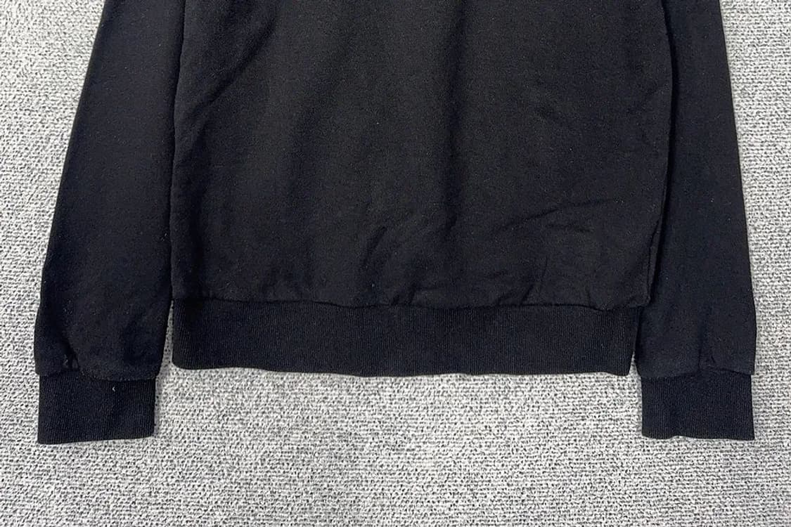 게스 블랙 삼각 로고 맨투맨 XS 상품이미지4