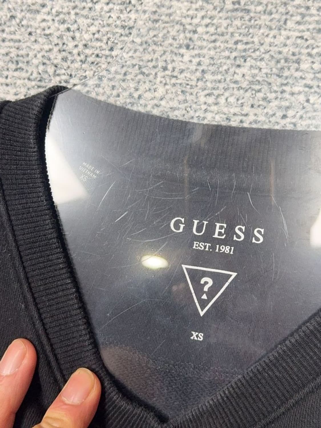 게스 블랙 삼각 로고 맨투맨 XS 상품이미지7