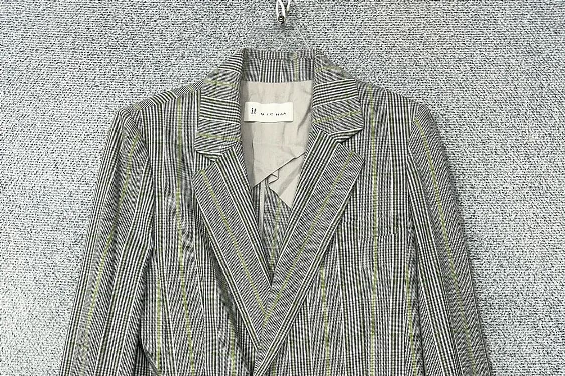 잇 미샤 체크 라이트 그레이 원버튼 블레이저 82-88-160 상품이미지3