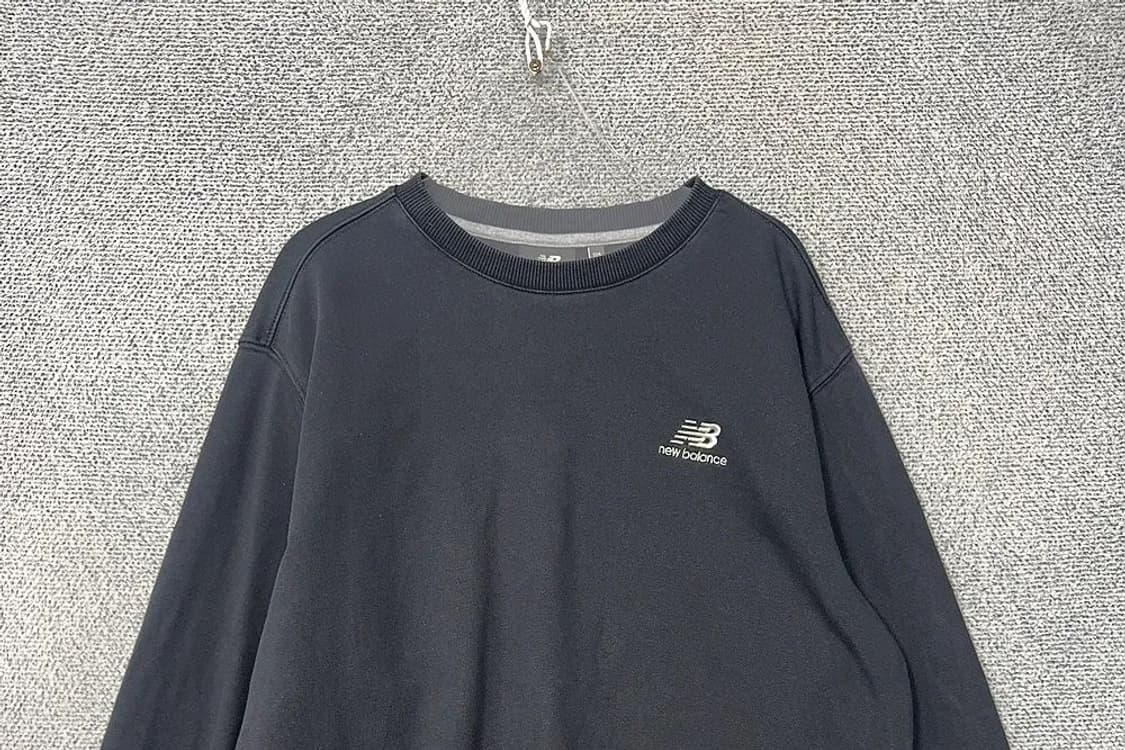 뉴발란스 블랙 로고 맨투맨 XL 상품이미지3