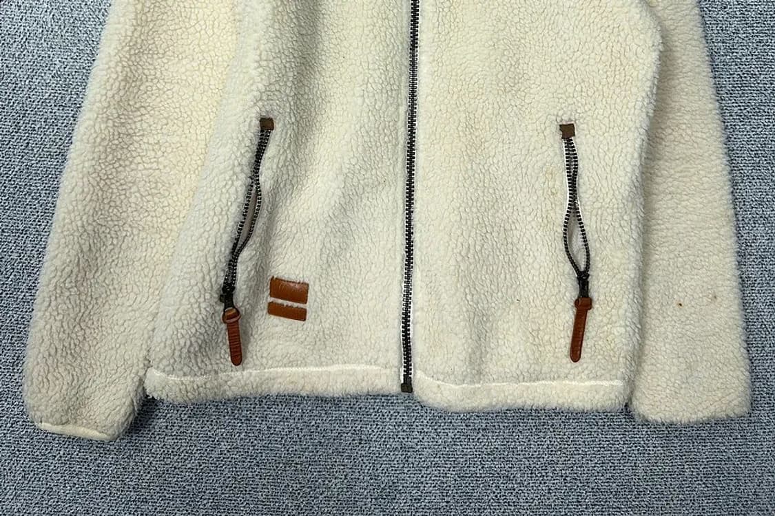 밀레 크림 로고 양털 뽀글이 후리스 100 상품이미지4