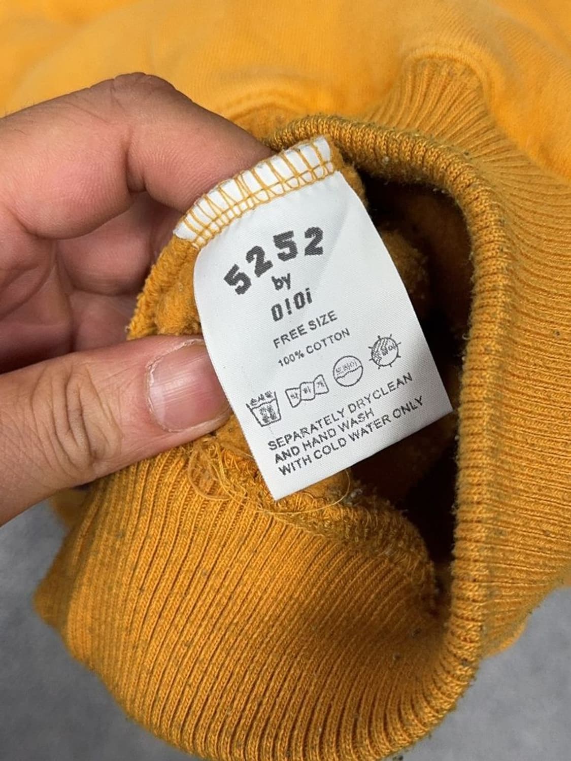 OIOI 5252 로고 옐로우 후드티 FREE SIZE 상품이미지8