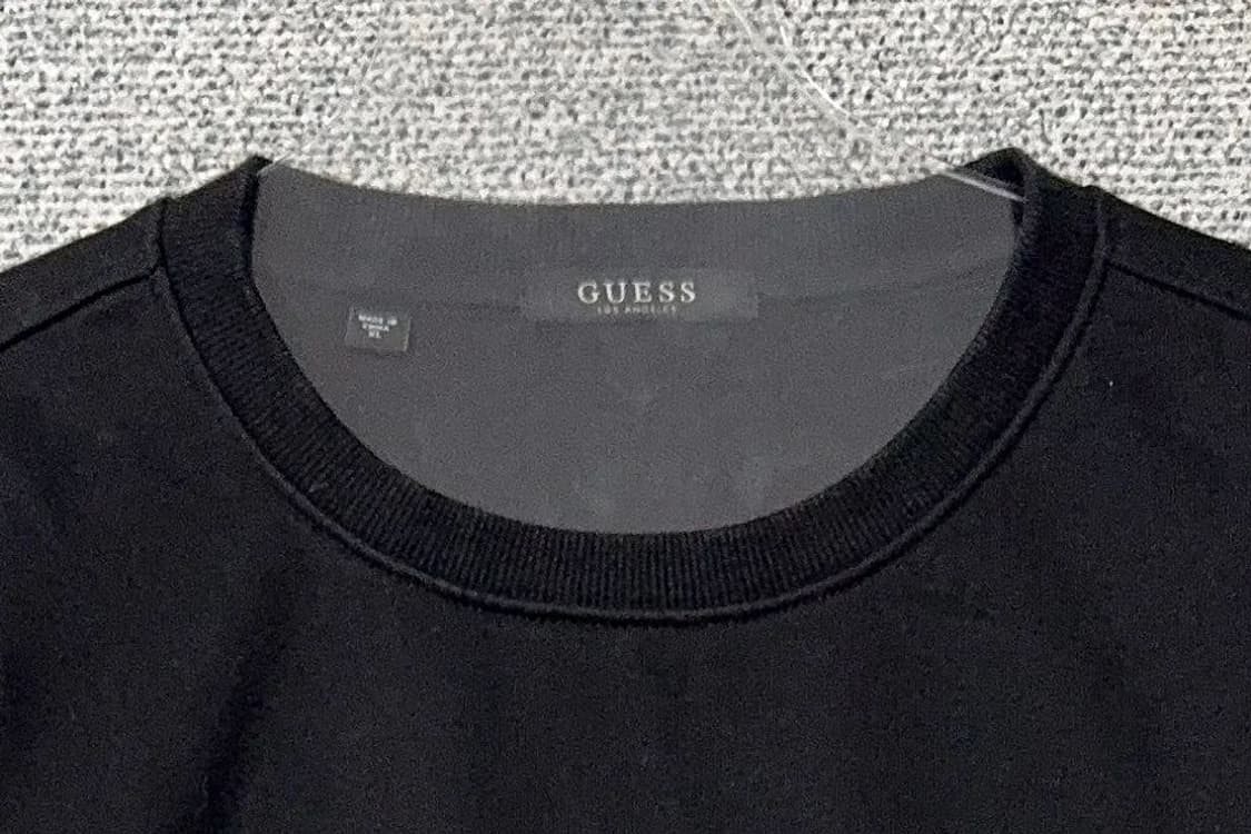 게스 블랙 스펠 로고 맨투맨 XL 상품이미지5