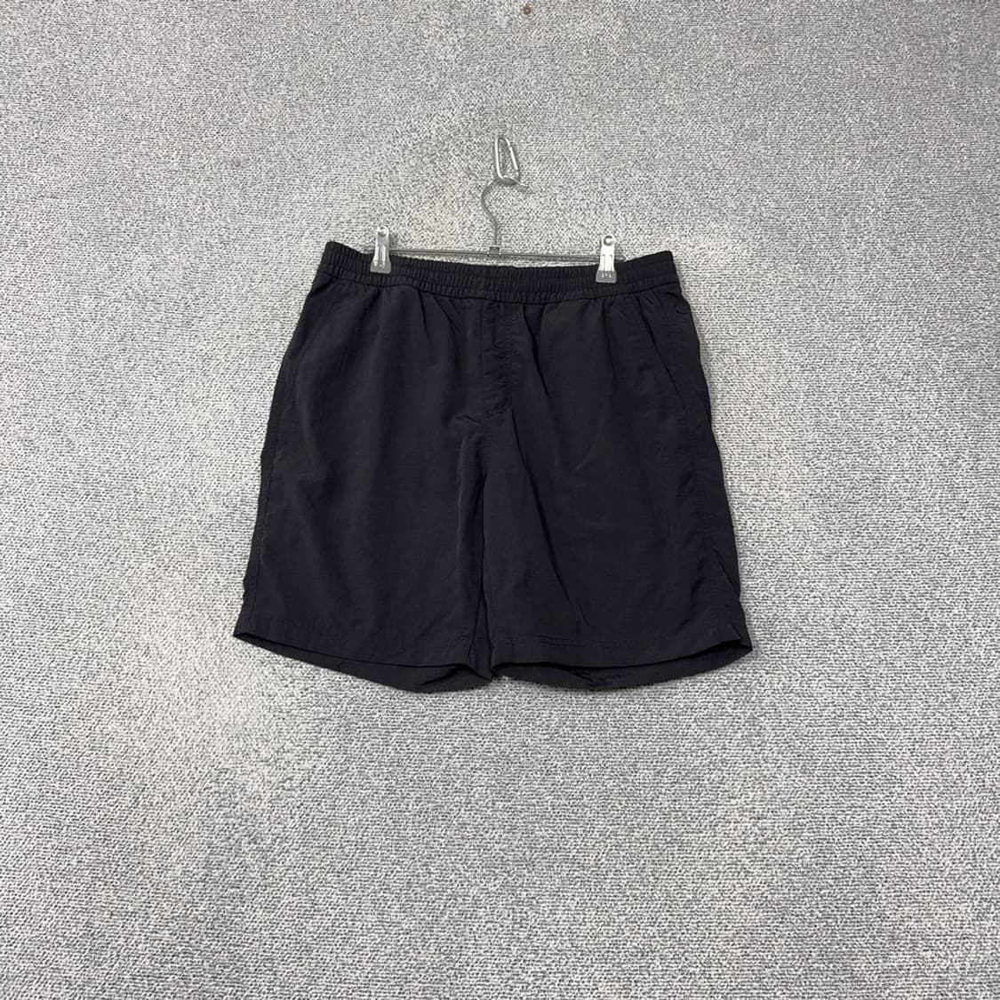 무신사스탠다드 블랙 나일론 기능성 반바지 32 상품이미지1