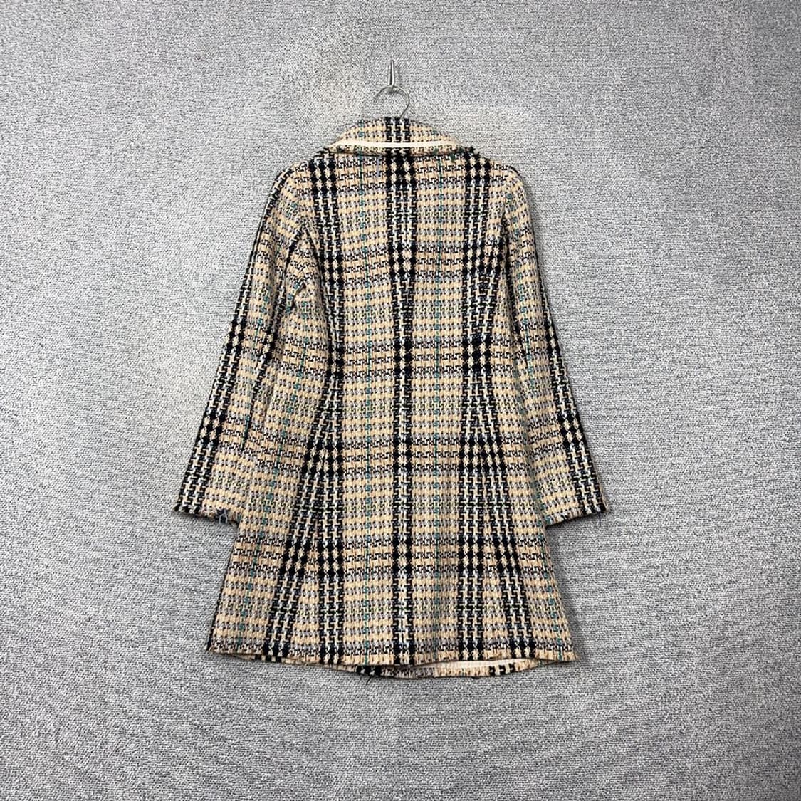 잇미샤 클래식 체크 베이지 울 코트 85-94-160 상품이미지2