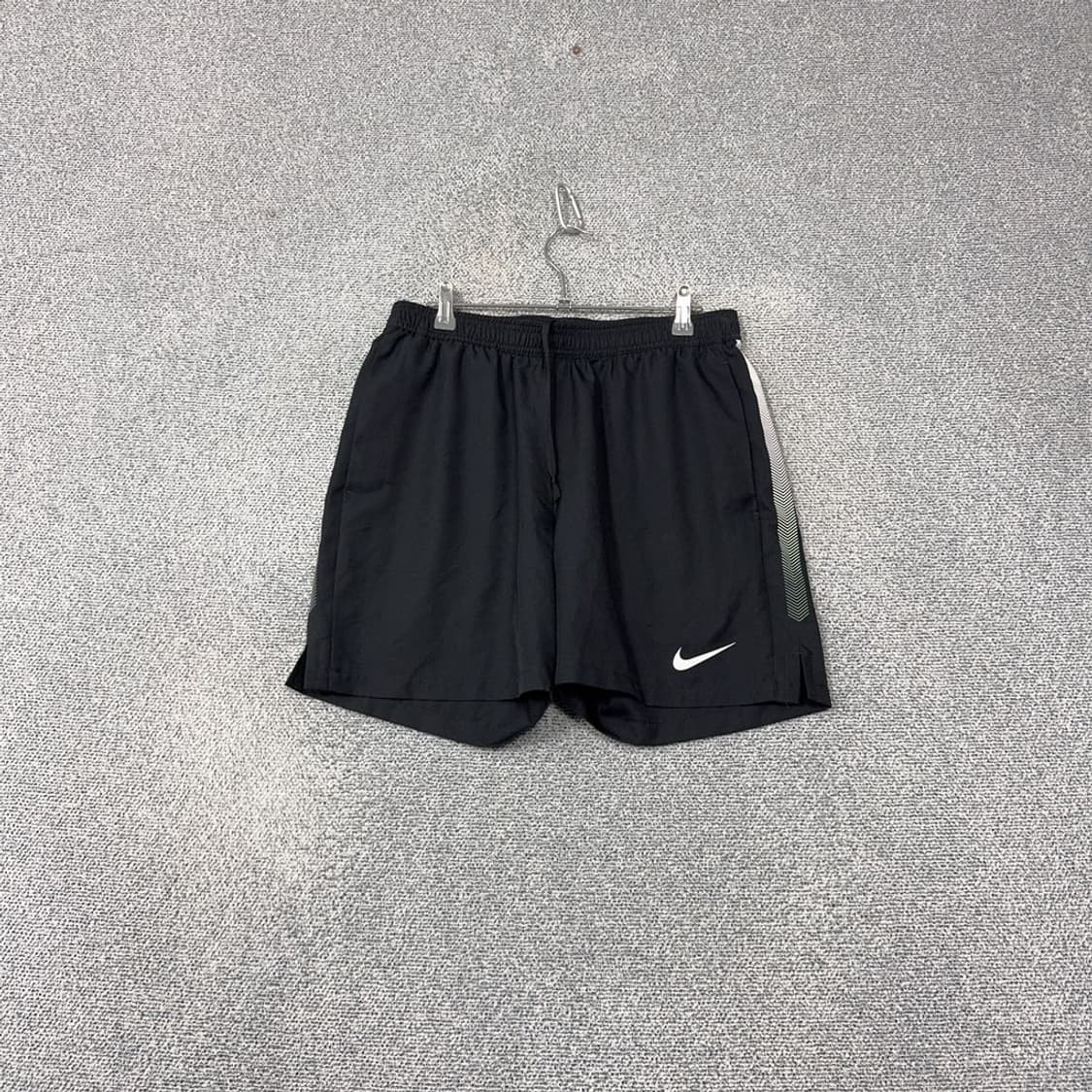 나이키 블랙 로고 기능성 반바지 L 상품이미지1