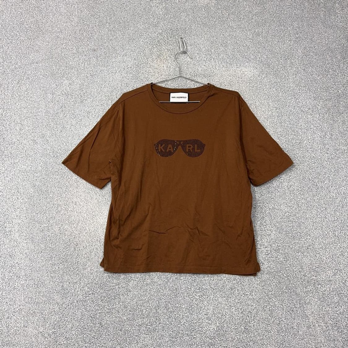 칼 라거펠트 프린팅 브라운 반팔 티 88 상품이미지1