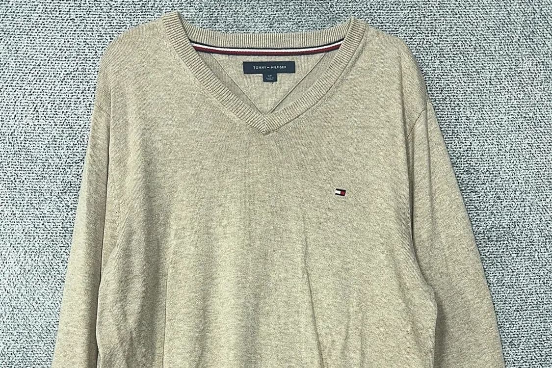 타미힐피거 베이지 오트밀 브이넥 로고 니트 S/P 상품이미지3