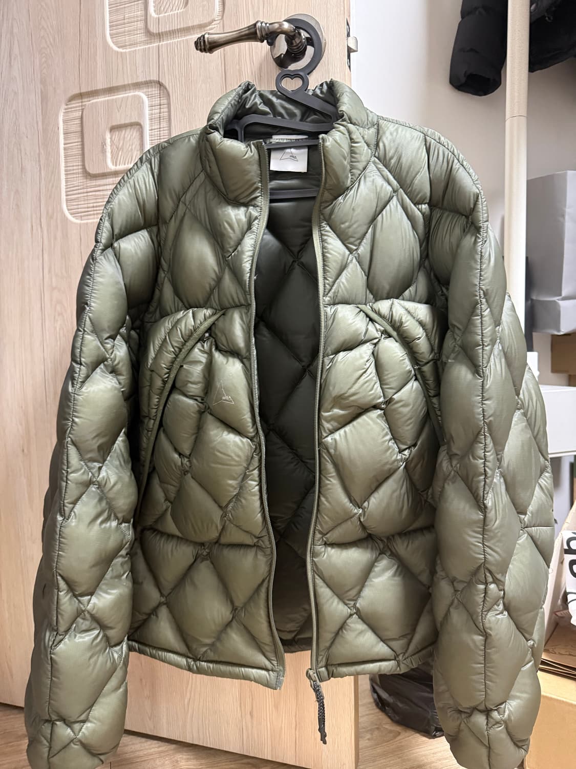 로아 라이트다운 다크그린 L 상품이미지3