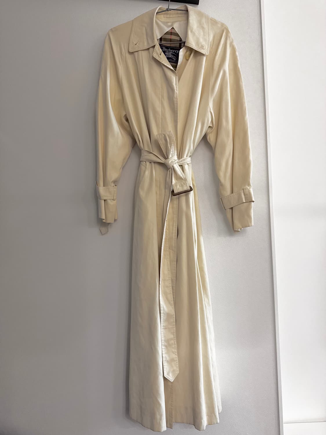 버버리 아이보리 맥시 롱 트렌치코트 상품이미지1
