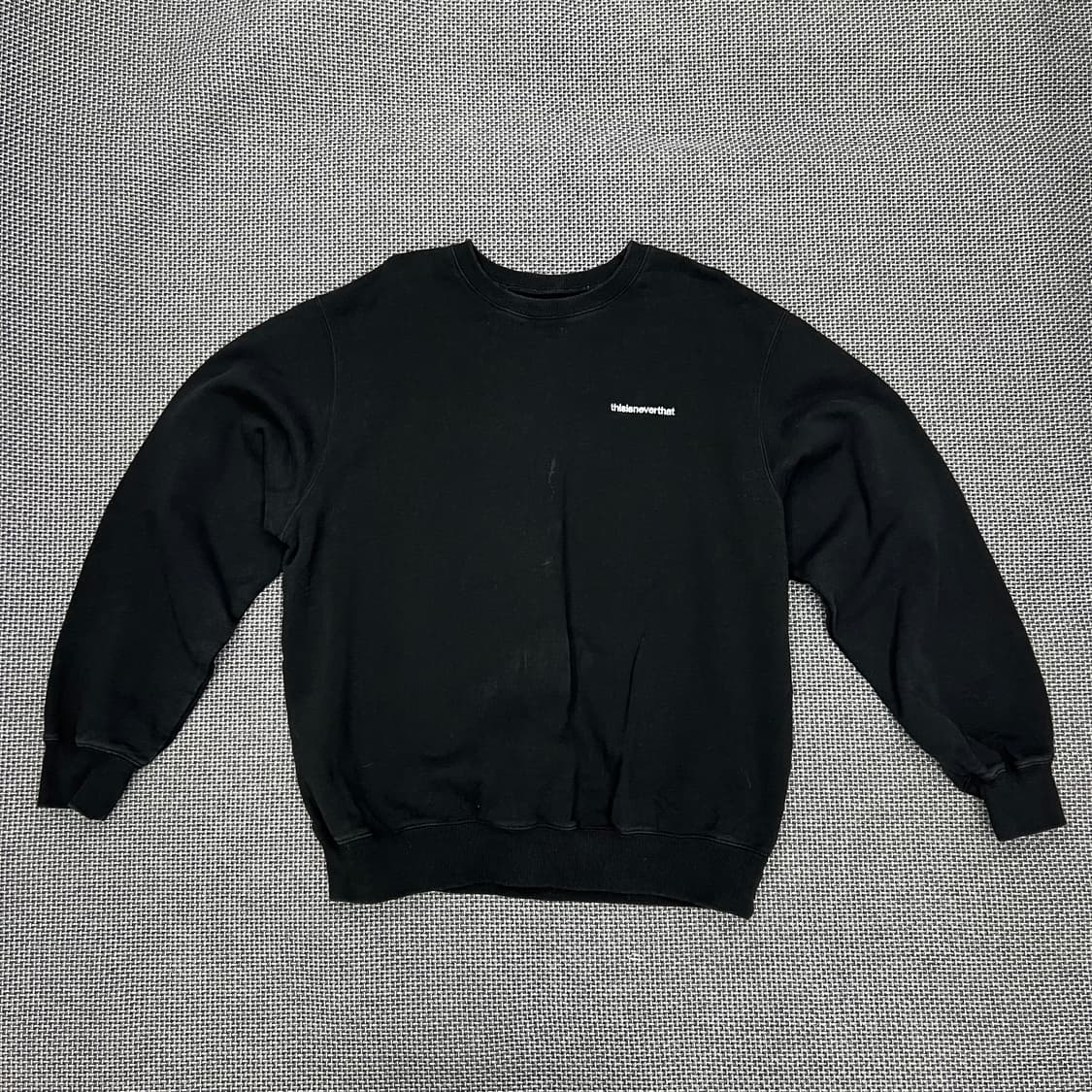 디스이즈네버댓 블랙 맨투맨 상품이미지1